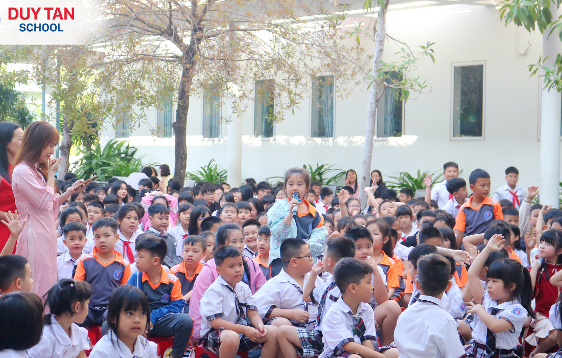 CHÀO CỜ ĐẦU XUÂN NĂM BÍNH NGỌ