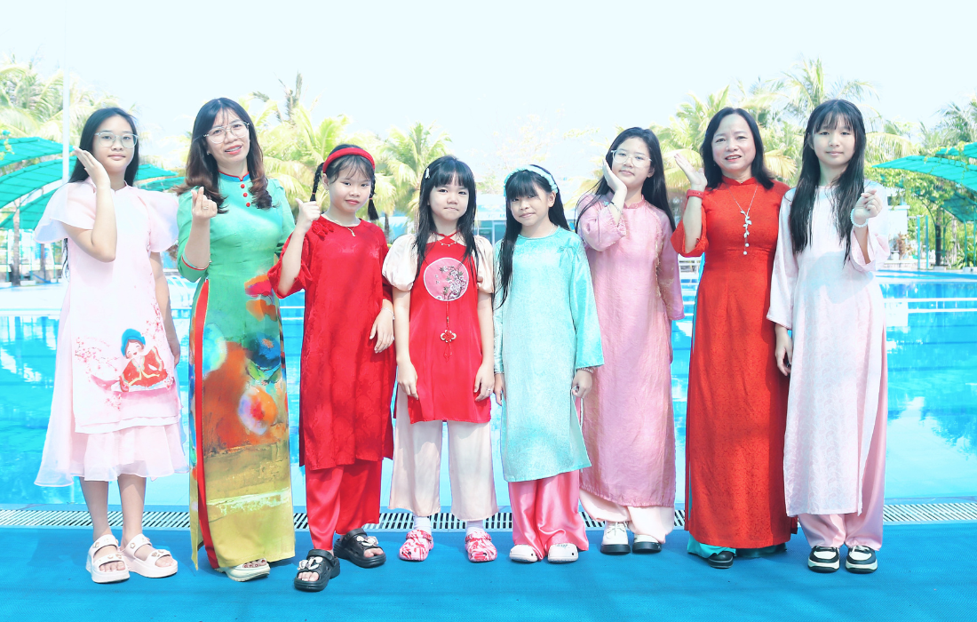 RỰC RỠ “TUẦN LỄ ÁO DÀI” TẠI TRƯỜNG PHỔ THÔNG DUY TÂN